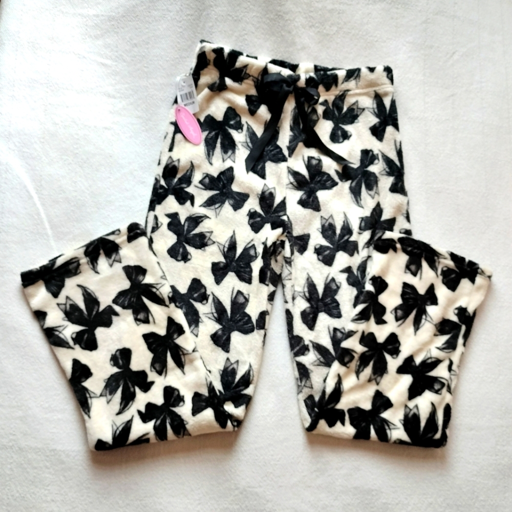 Plush, very soft, light pajama pants Spoiled Angel, size M black bows on cream
